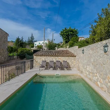 Yourhouse Son Sant Joan בית נופש