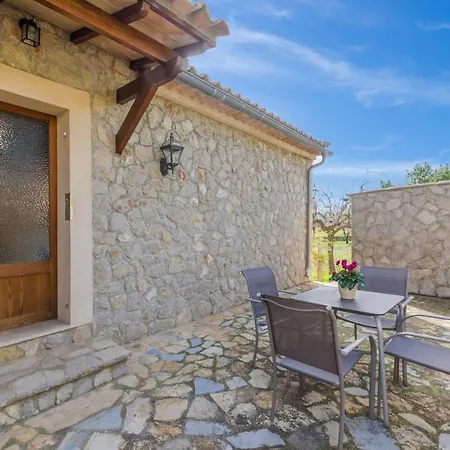 Yourhouse Son Sant Joan בית נופש אלרו