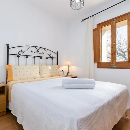 Yourhouse Son Sant Joan בית נופש אלרו