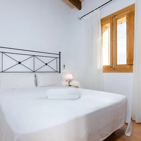 Yourhouse Son Sant Joan אלרו